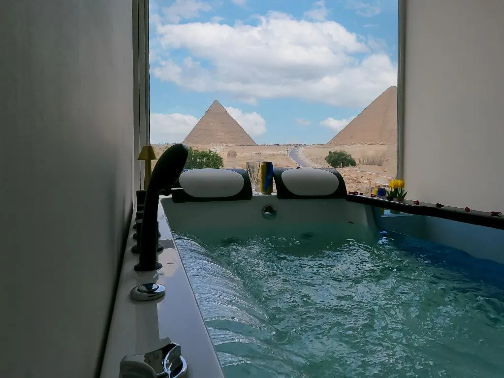 Double or Twin DELUXE WITH JACUZZI Room, Giza Pyramids View Inn, Cairo