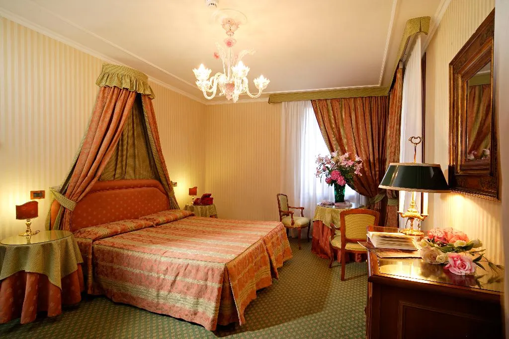 DOUBLE SUPERIOR Room, Kette, Venice