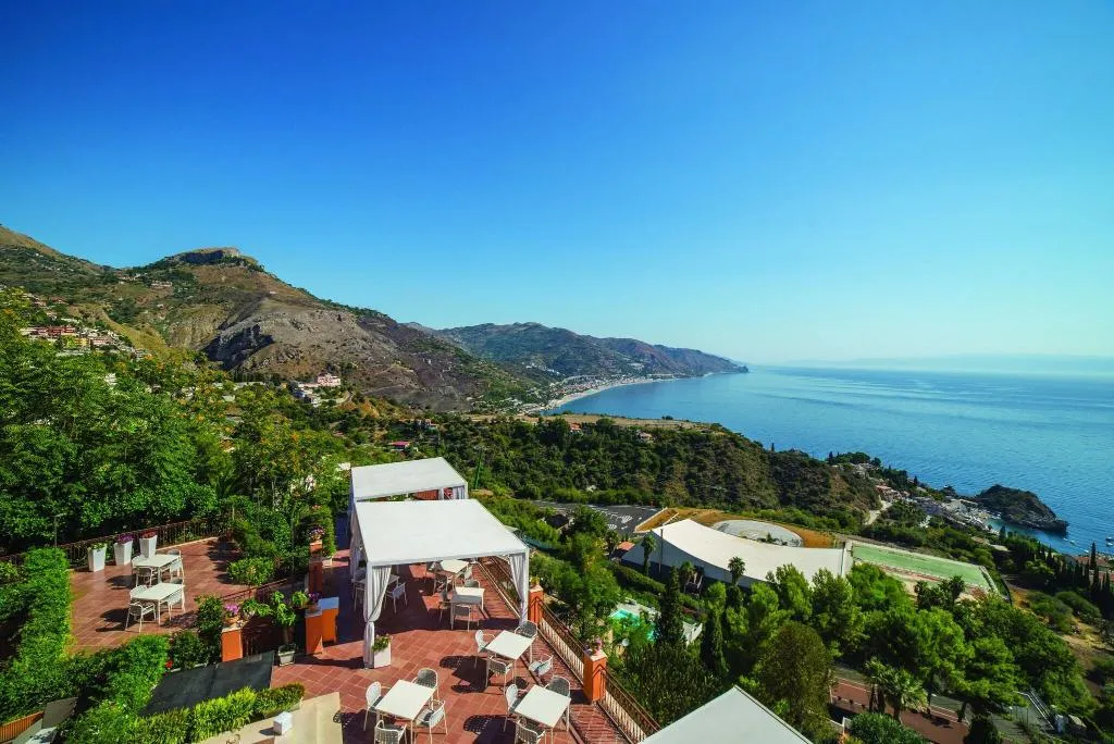 DOUBLE CLASSIC SEA VIEW Room, Grand Hotel Miramare, Taormina
