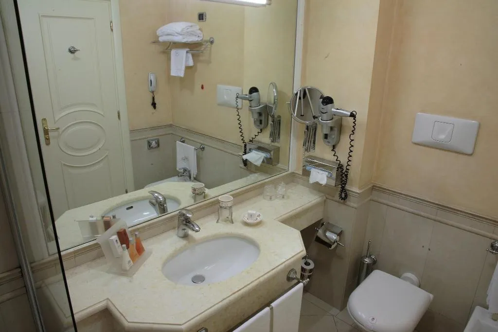 DOUBLE CLASSIC Room, Palazzo Alabardieri, Naples