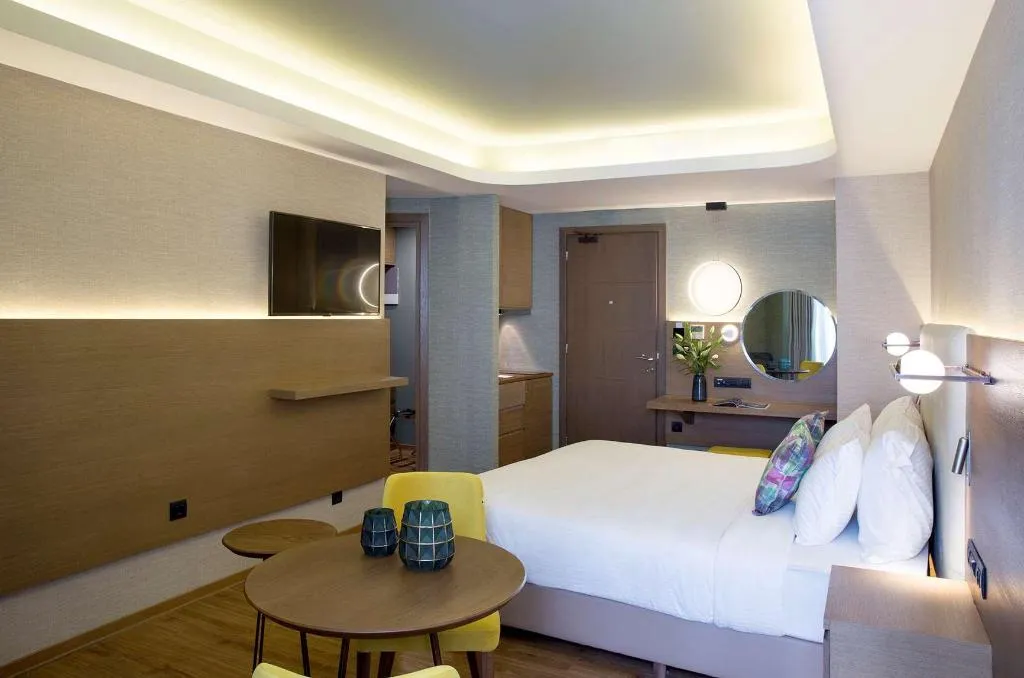 JUNIOR SUITE STANDARD Room, ZEUS Essence Wyndham Athens Residence, Athens