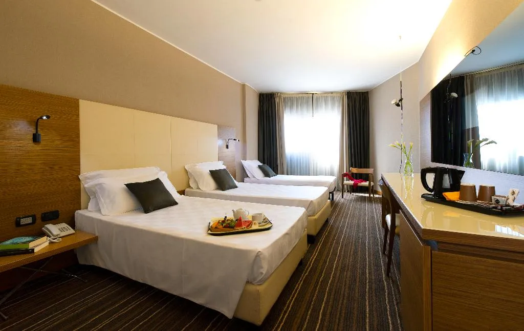 TRIPLE SUPERIOR Room, D120, Milan