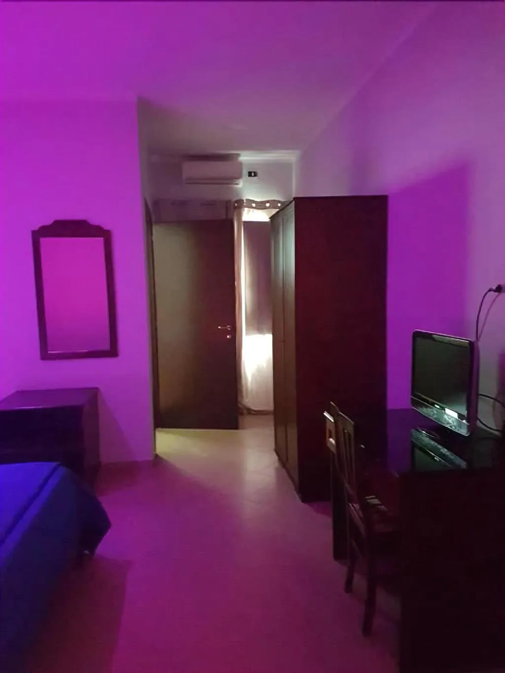 Room, Hotel LePinède, Naples