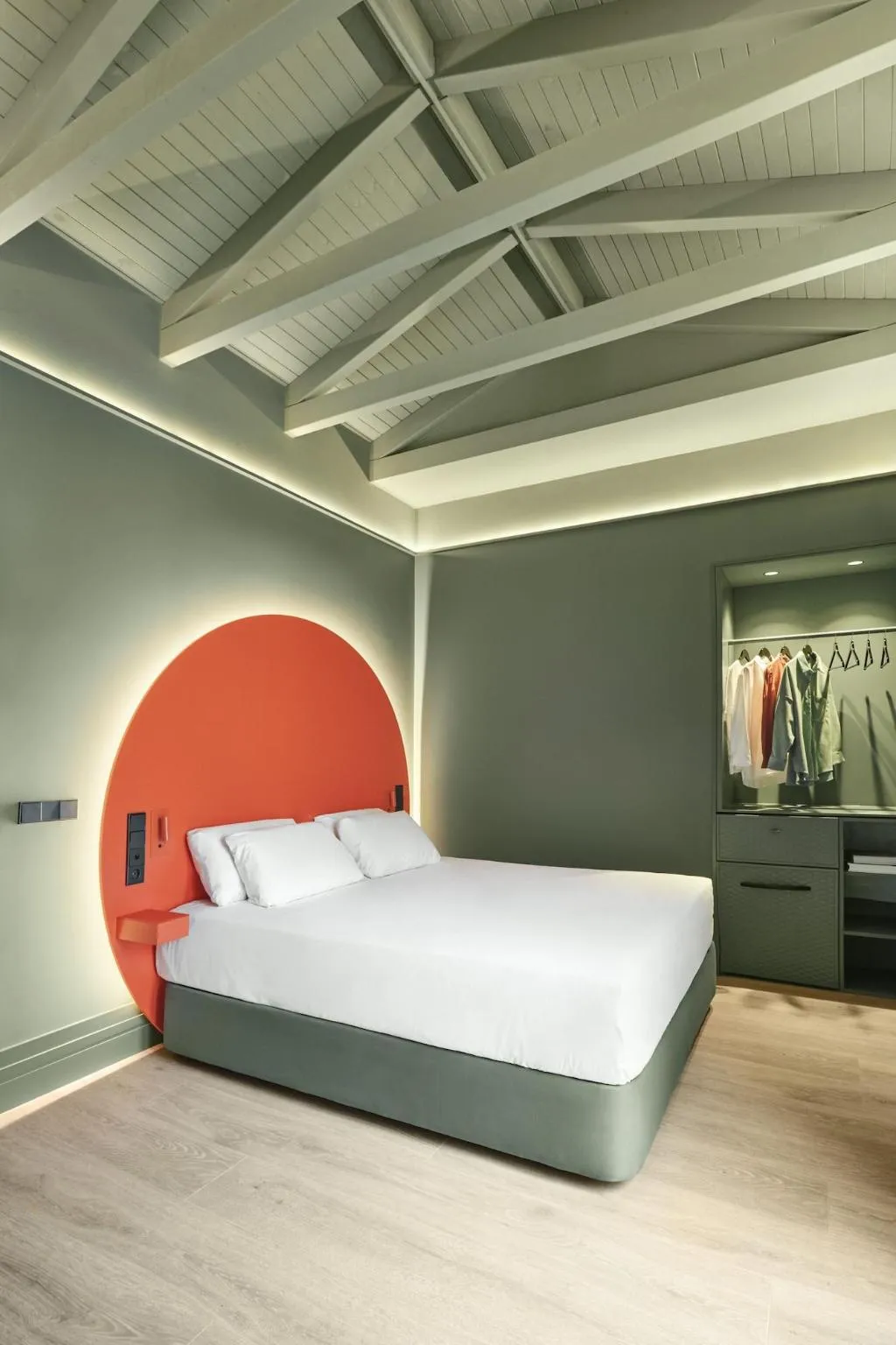 Room, Chic & Basic Dot, Madrid