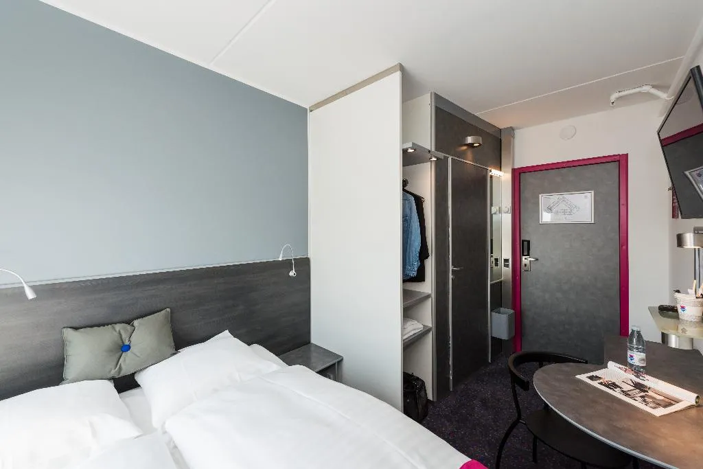 Double or Twin STANDARD Room, CABINN Copenhagen, Copenhagen