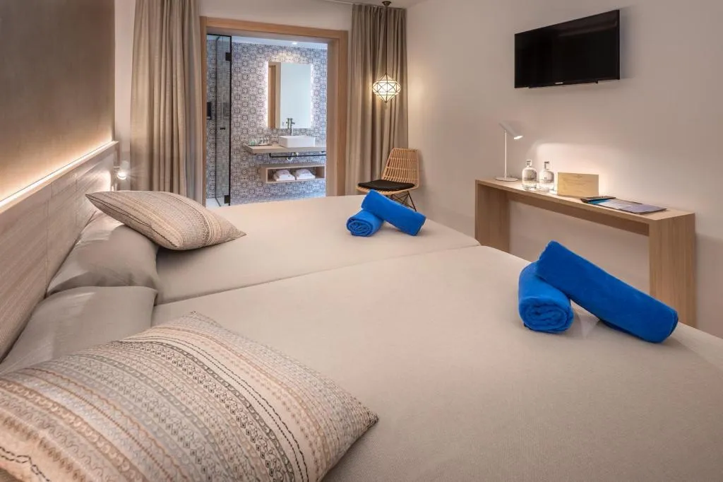 TRIPLE PREMIUM Room, Hotel Alhambra, Costa Brava