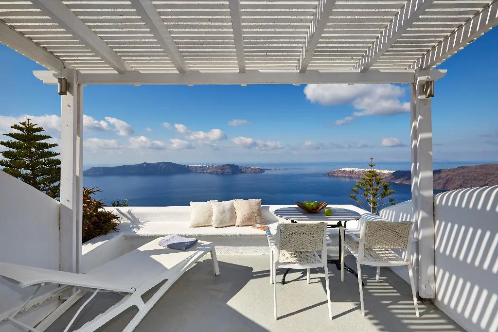 JUNIOR SUITE STANDARD Room, Andromeda Villas, Santorini