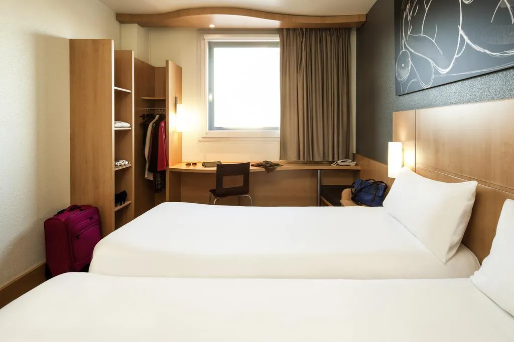 TWIN STANDARD Room, ibis Barcelona Meridiana, Barcelona