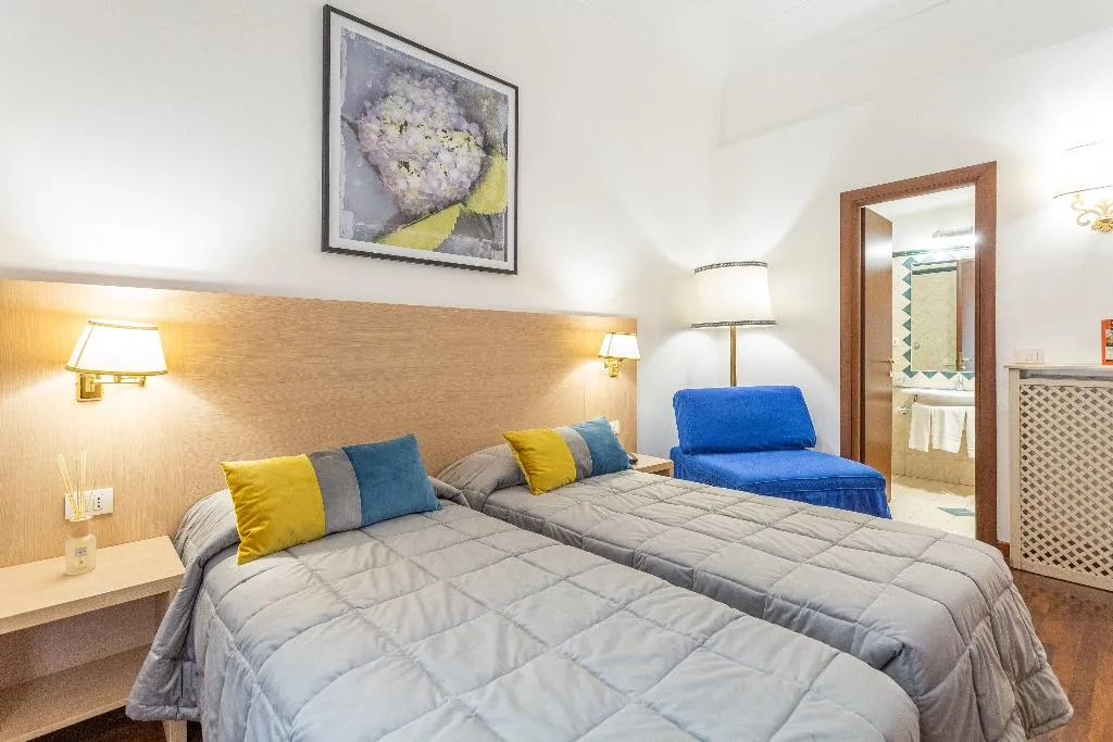 TRIPLE ECONOMY Room, Medici, Rome