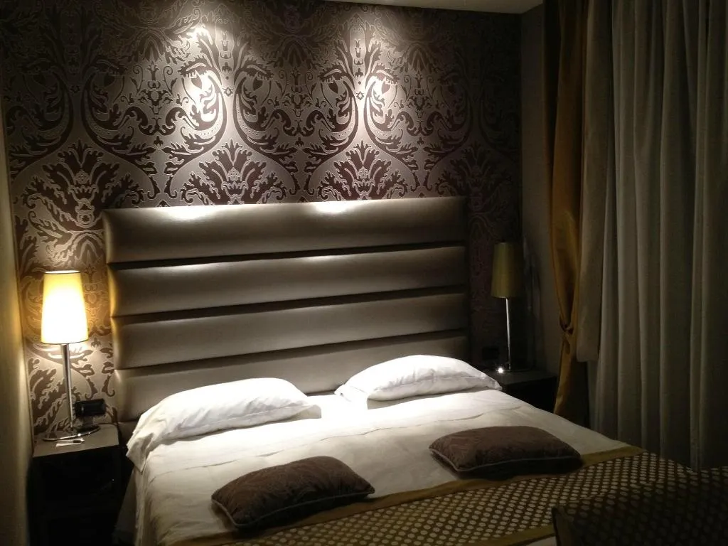 TRIPLE SUPERIOR Room, Hotel Mozart, Milan