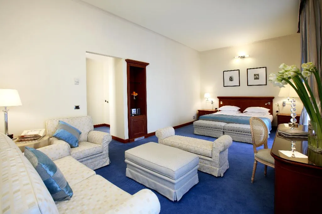 JUNIOR SUITE STANDARD Room, Starhotels Terminus, Naples