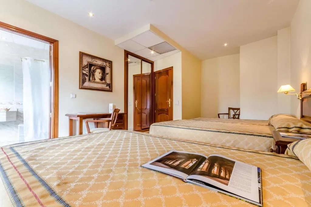 TRIPLE STANDARD Room, Roma Aurea, Madrid