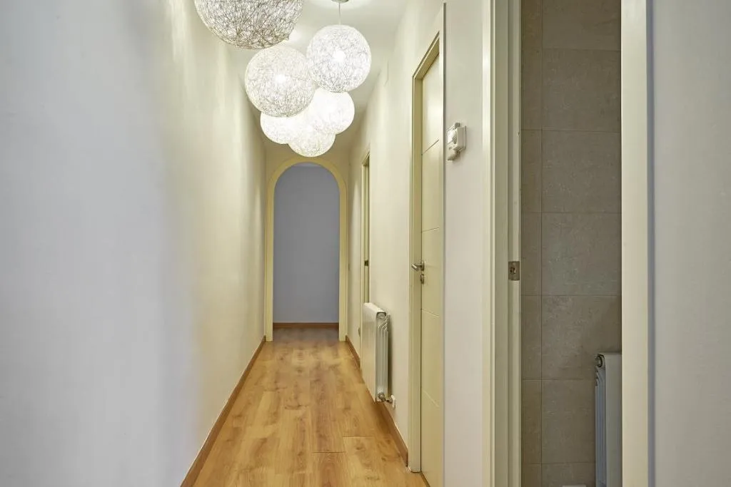 APARTMENT CAPACITY 5 THREE BEDROOM Room, Barcelona Sants Station Apartments, Barcelona