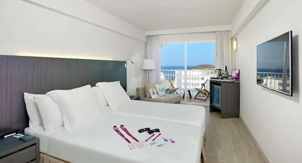 DOUBLE POOL VIEW Room, Sol House Mallorca, Majorca