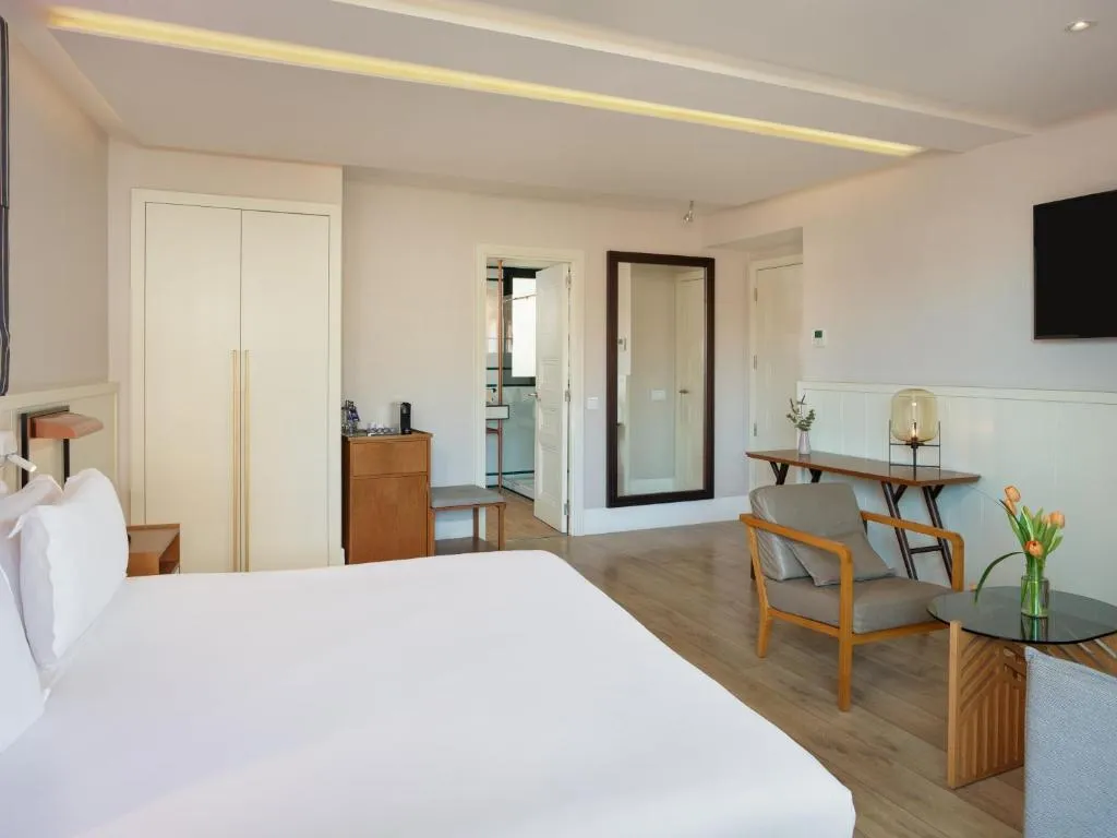 JUNIOR SUITE WITH TERRACE Room, H10 Cubik, Barcelona
