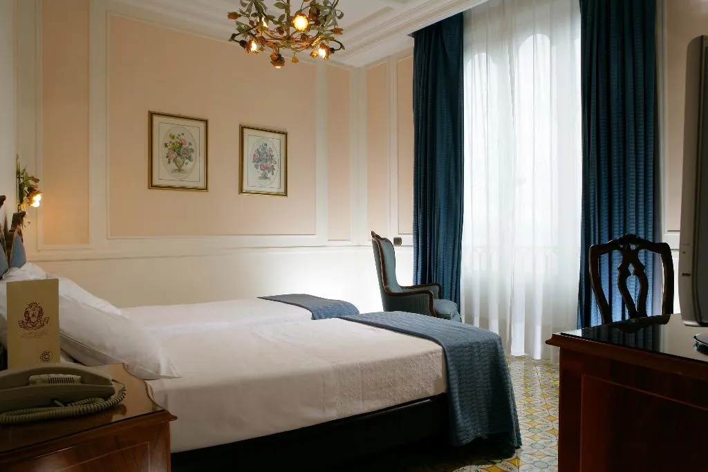 Double or Twin WITH BALCONY Room, Grand Hotel Capodimonte, Naples