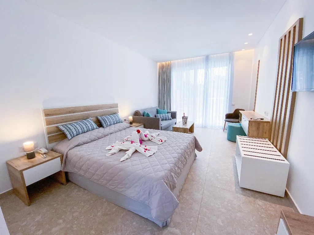 SUITE SUPERIOR WITH PRIVATE POOL Room, Lardos Bay, Rhodes