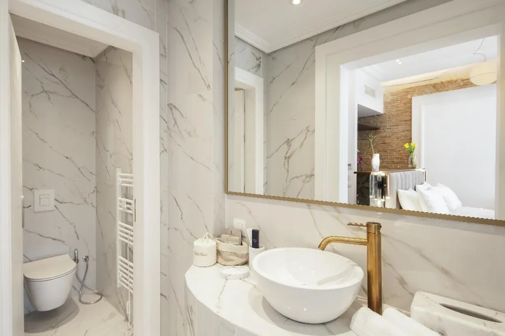 SUITE WITH JACUZZI Room, La Divina, Athens