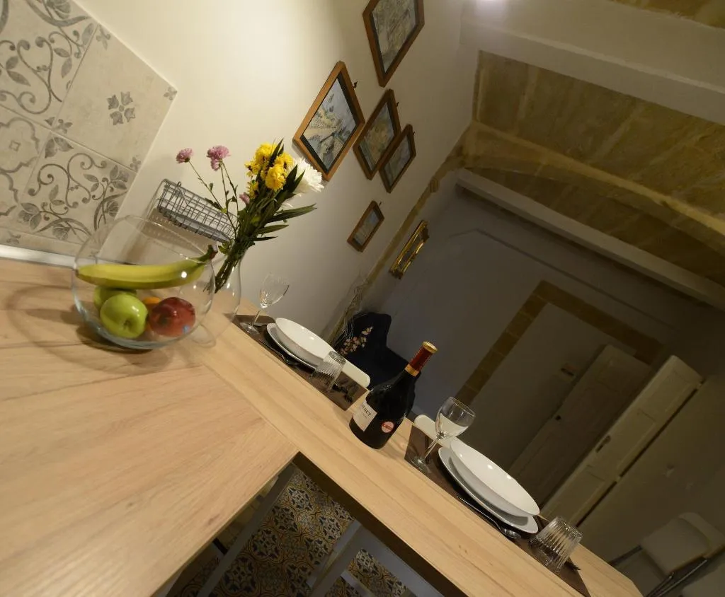 Room, Paulos Valletta, Malta