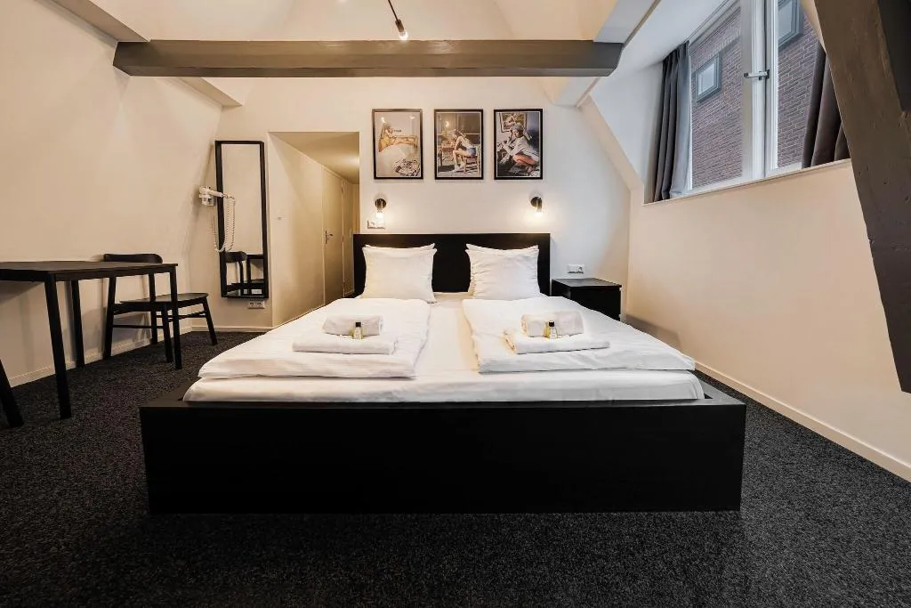 DOUBLE PREMIUM Room, St. Christopher's at the Winston, Amsterdam