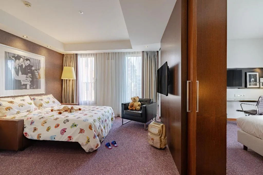 SUITE ONE BEDROOM Room, Crowne Plaza Amsterdam-South, Amsterdam