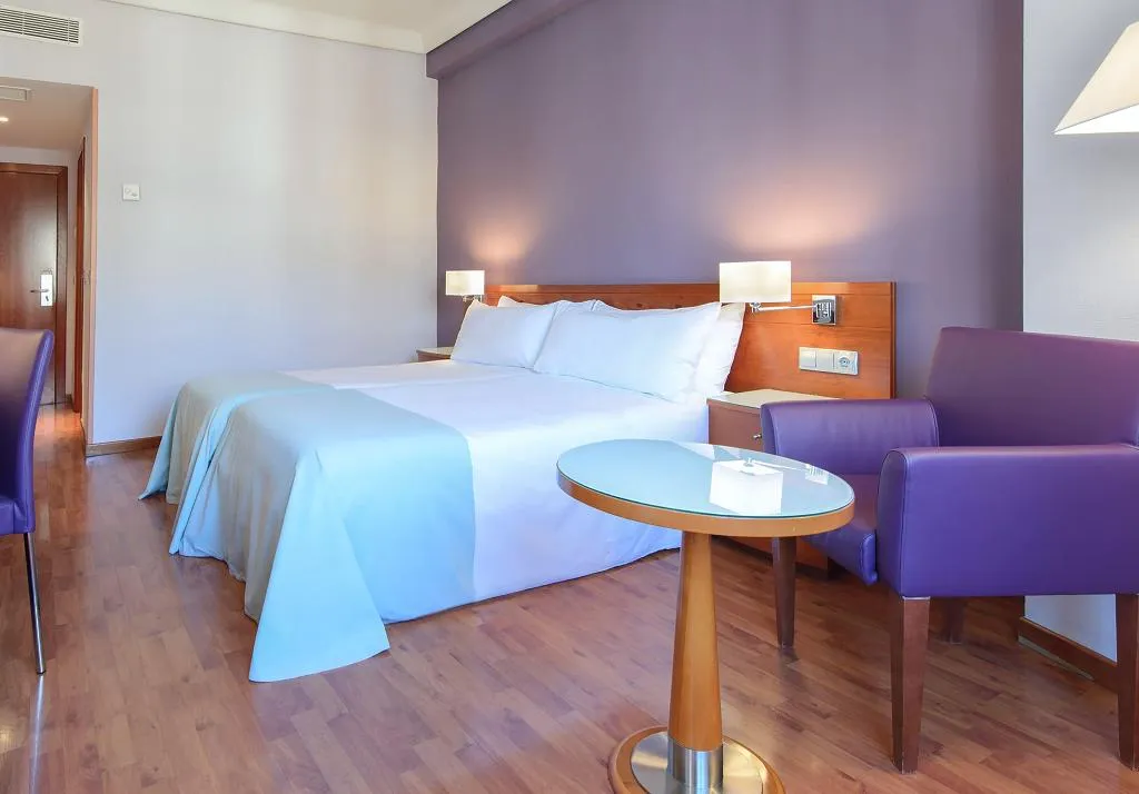 Double or Twin STANDARD Room, Hotel Madrid Centro Affiliated by Meliá, Madrid