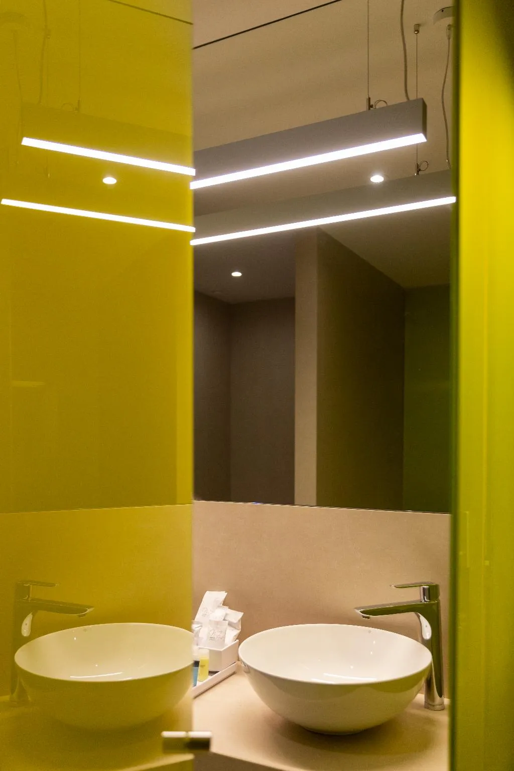 Double or Twin CAPACITY 2 Room, Macia Sevilla Kubb, Seville