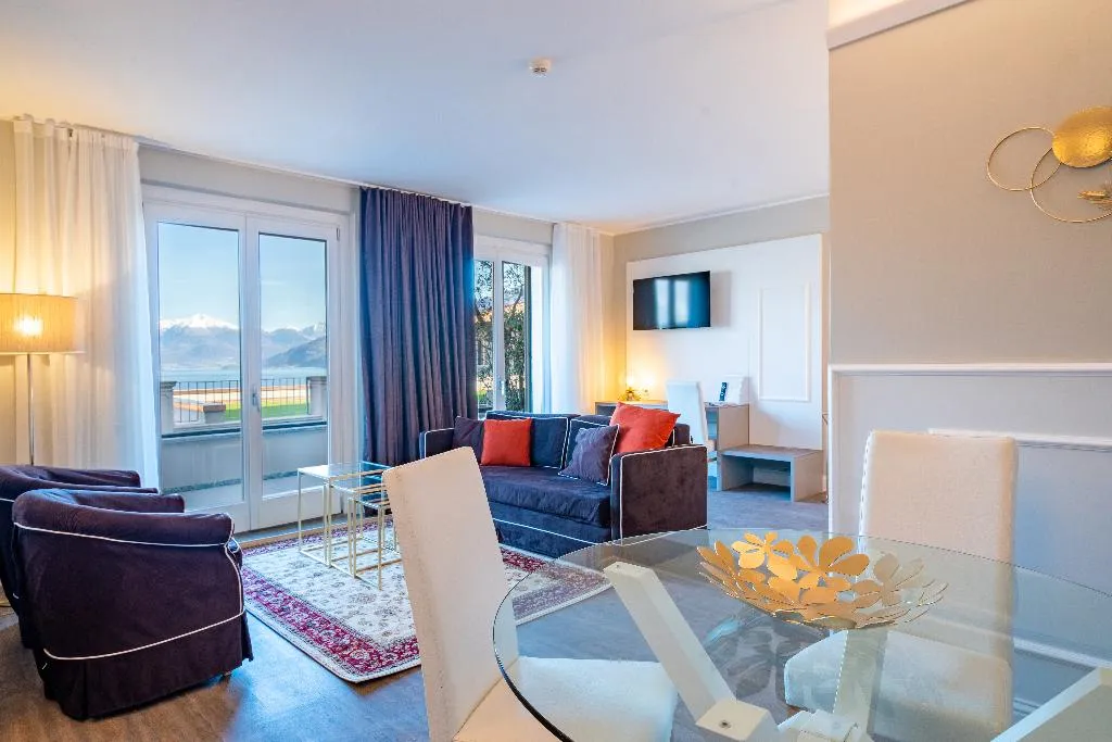 SUITE SUPERIOR LAKE VIEW Room, Hotel Borgo Le Terrazze, Milan