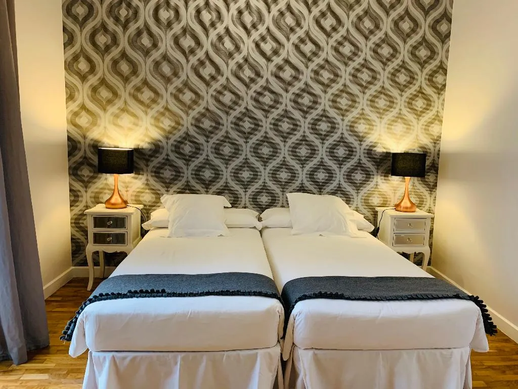 TWIN TWO BEDS Room, Super Balmes Guest House, Barcelona