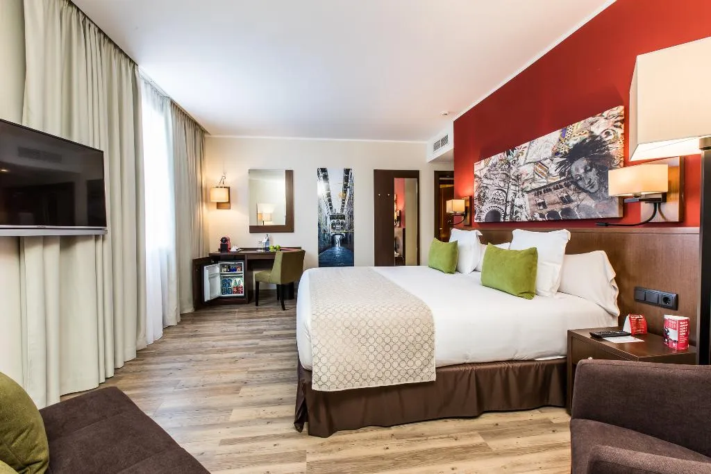 DOUBLE SUPERIOR Room, Leonardo Hotel Barcelona Gran Via, Barcelona