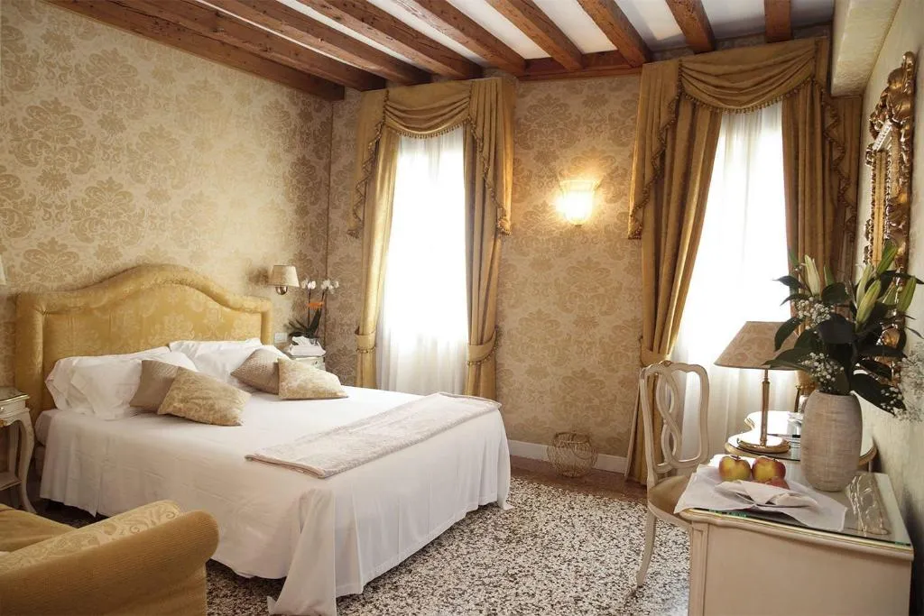 Room, Ca Furlan, Venice