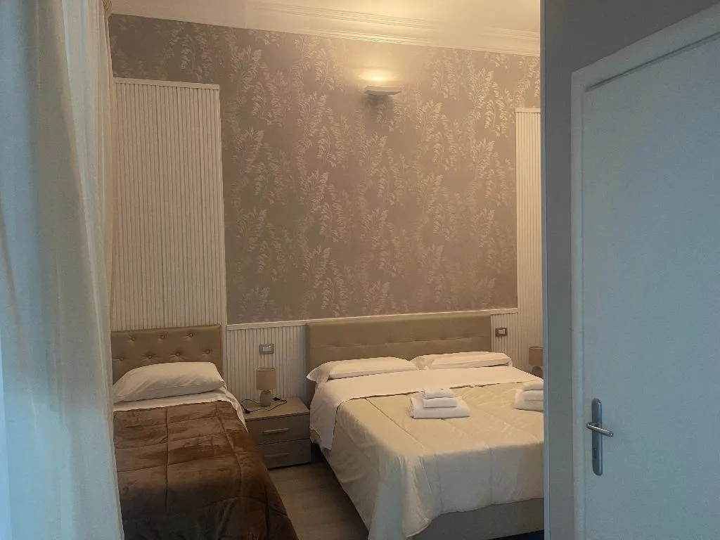 DOUBLE STANDARD Room, B&B Chez Moi, Naples