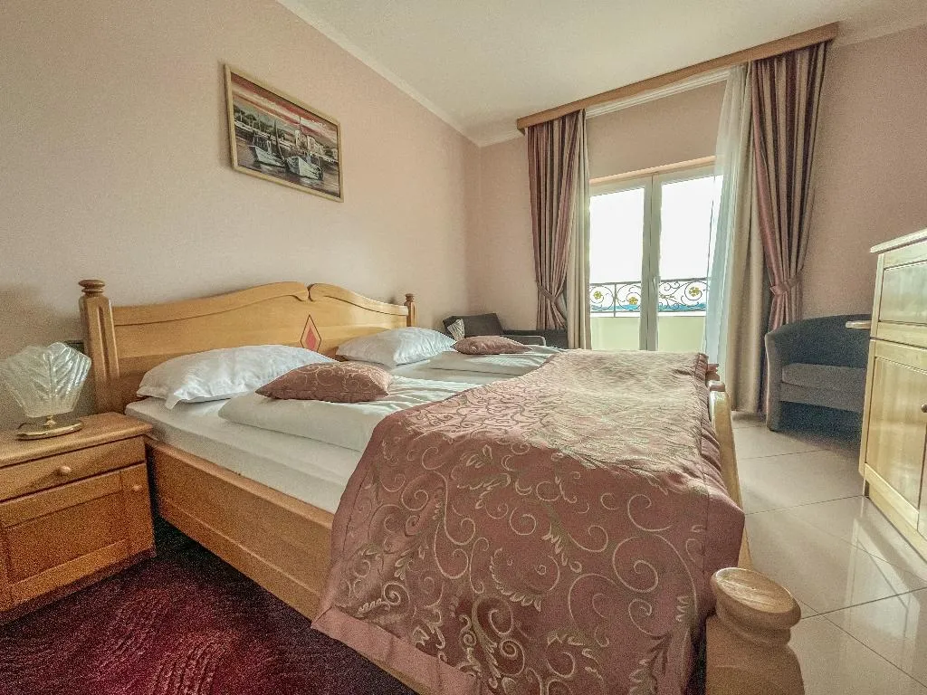 DOUBLE SUPERIOR SEA VIEW Room, Hotel Miramare, Split