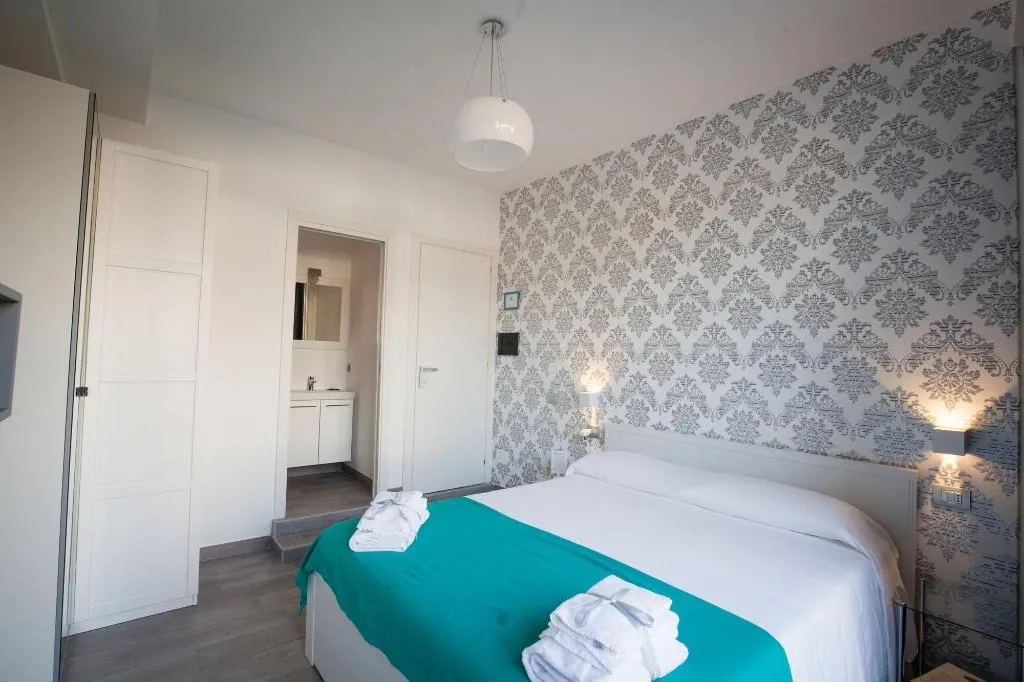 Room, B&B De Gasperi 55, Naples