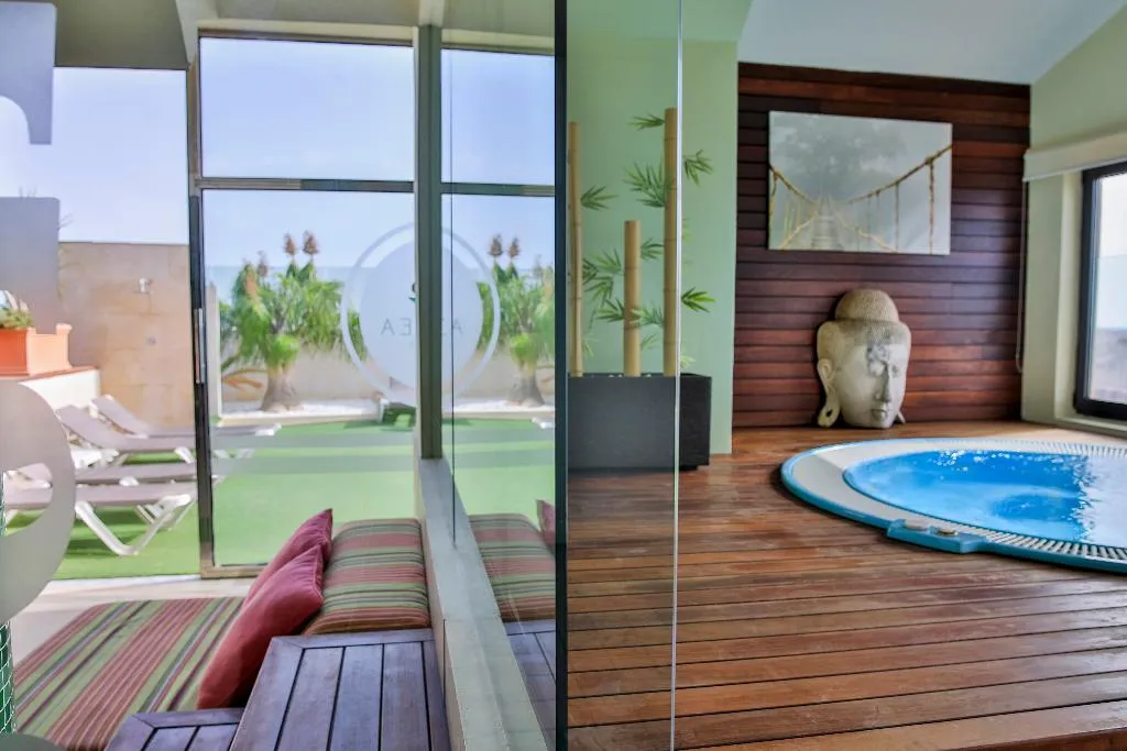 Sports and Entertainment, Hotel 525, Costa Blanca