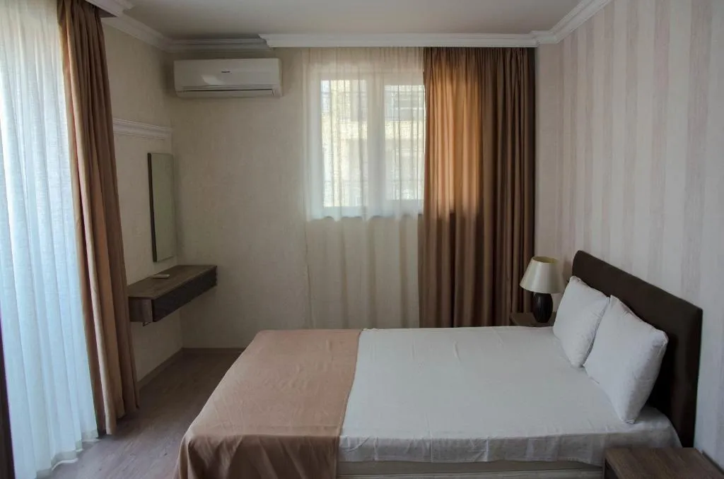 DOUBLE CITY VIEW Room, Rose Gardens Boutique, Bourgas