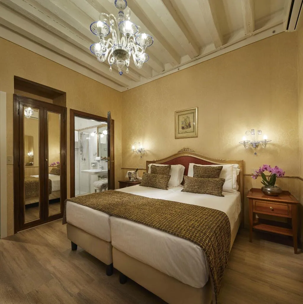 Double or Twin TWO BEDS Room, La Locanda di Orsaria, Venice