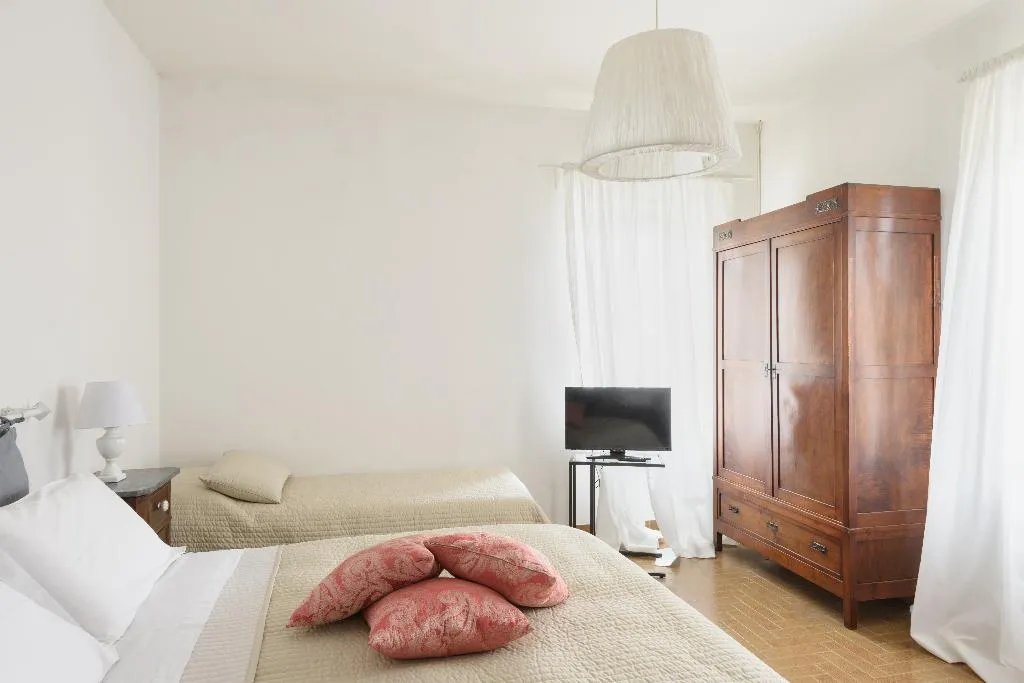 DOUBLE CAPACITY 2 Room, Un Petit Paradis, Perugia