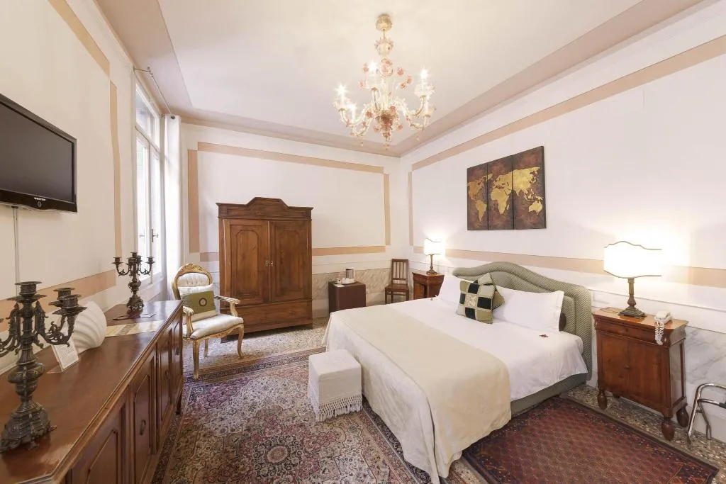 DOUBLE DELUXE Room, Palazzetto Pisani, Venice