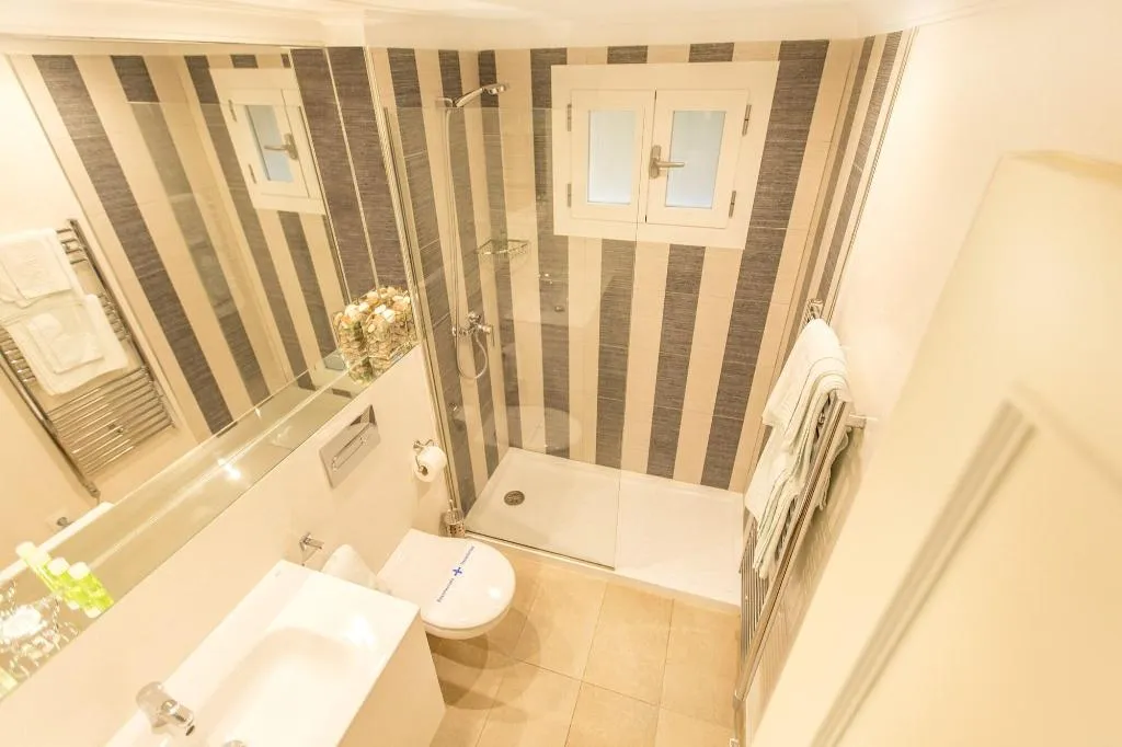 Room, D'Es Puig, Majorca