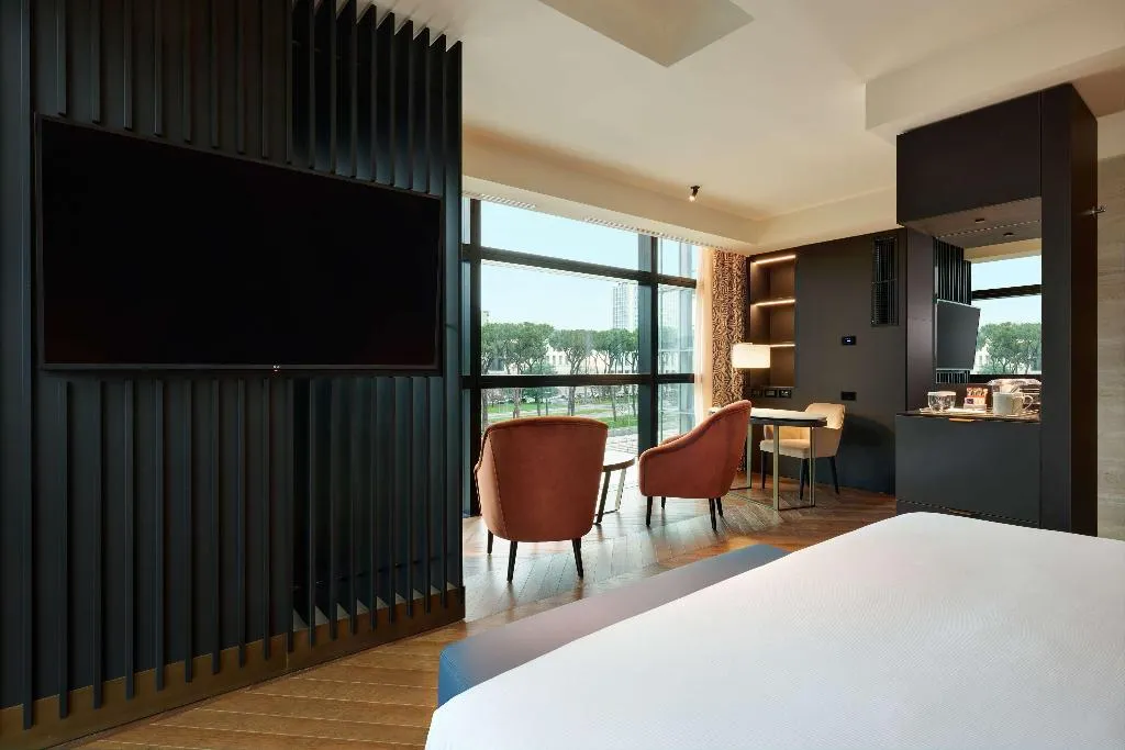 DOUBLE KING SIZE BED Room, Hilton Rome Eur La Lama, Rome