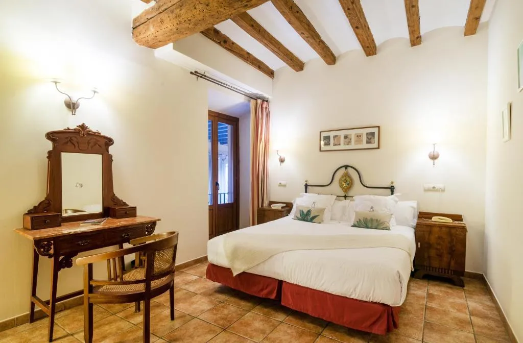 Double or Twin SUPERIOR Room, Andria, Costa Brava