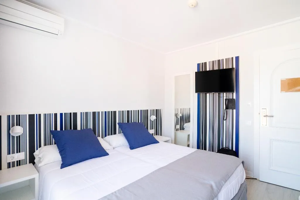 TRIPLE ECONOMY Room, Hotel Ibersol Sorra d'Or, Costa Brava
