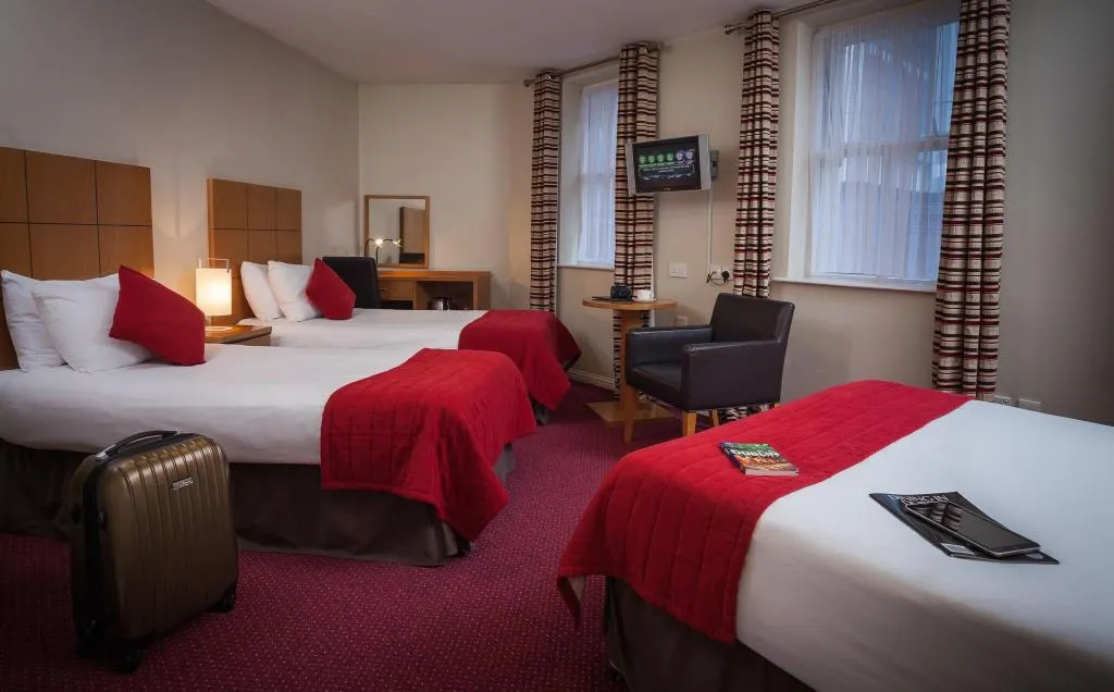 TRIPLE TWO BEDS Room, Beresford Dublin, Dublin
