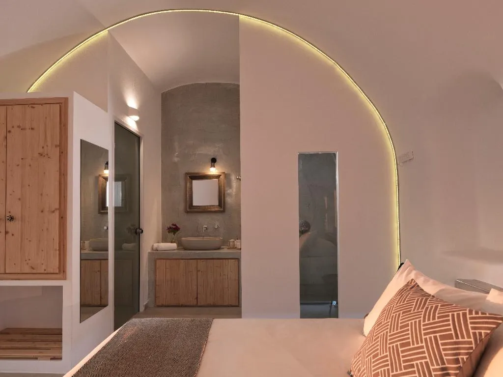 VILLA SUPERIOR Room, Elysian Santorini, Santorini