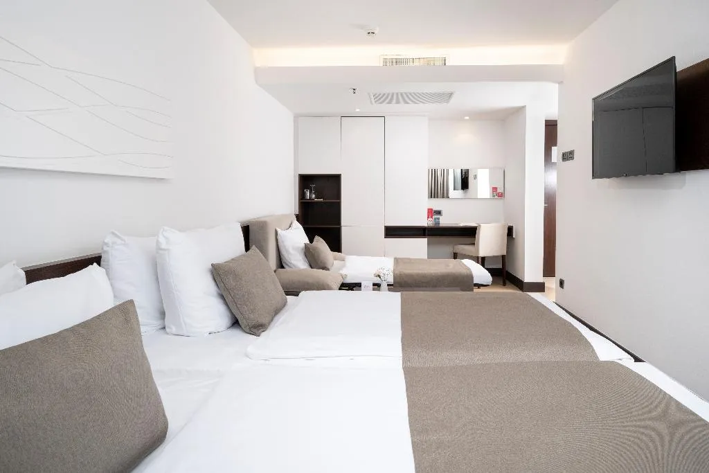 DOUBLE CLASSIC WITH BALCONY Room, Hotel Parentium, Istria