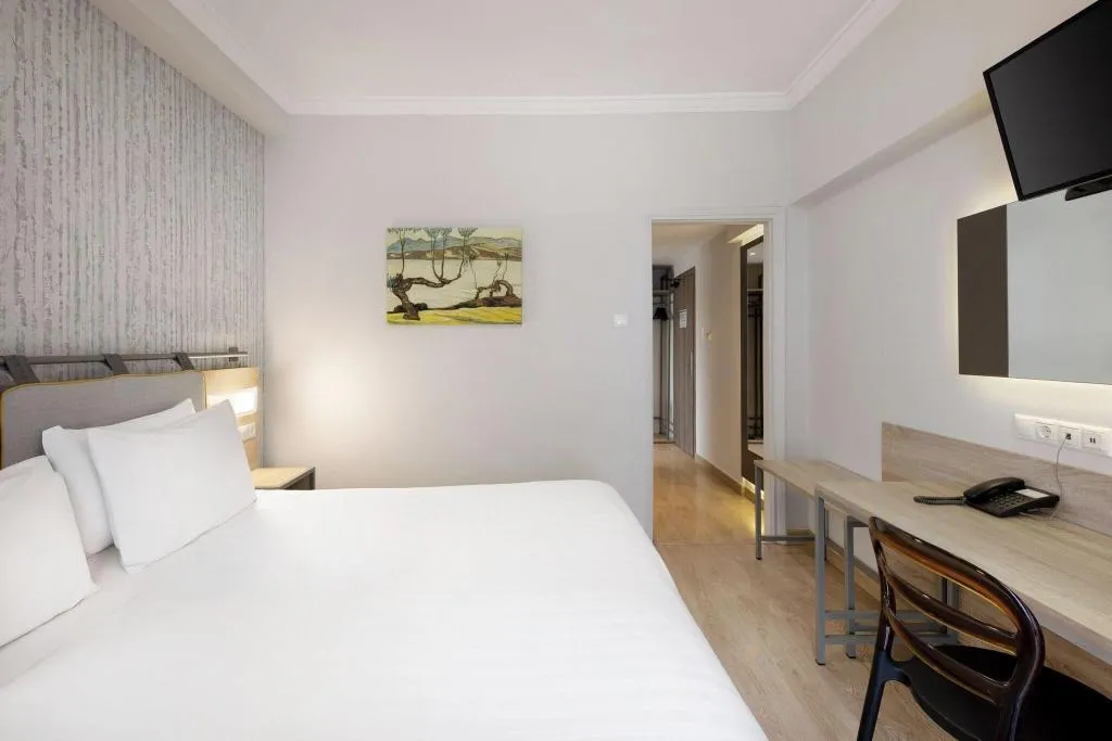 TRIPLE STANDARD Room, Pan, Athens