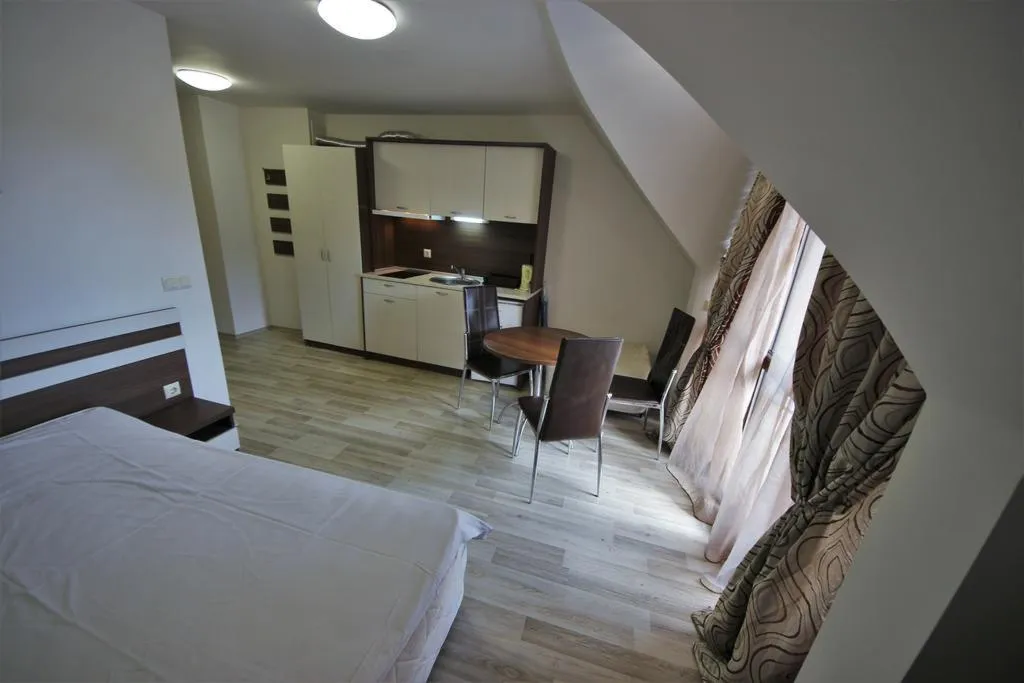STUDIO POOL VIEW Room, Menada Tarsis Apartments, Bourgas
