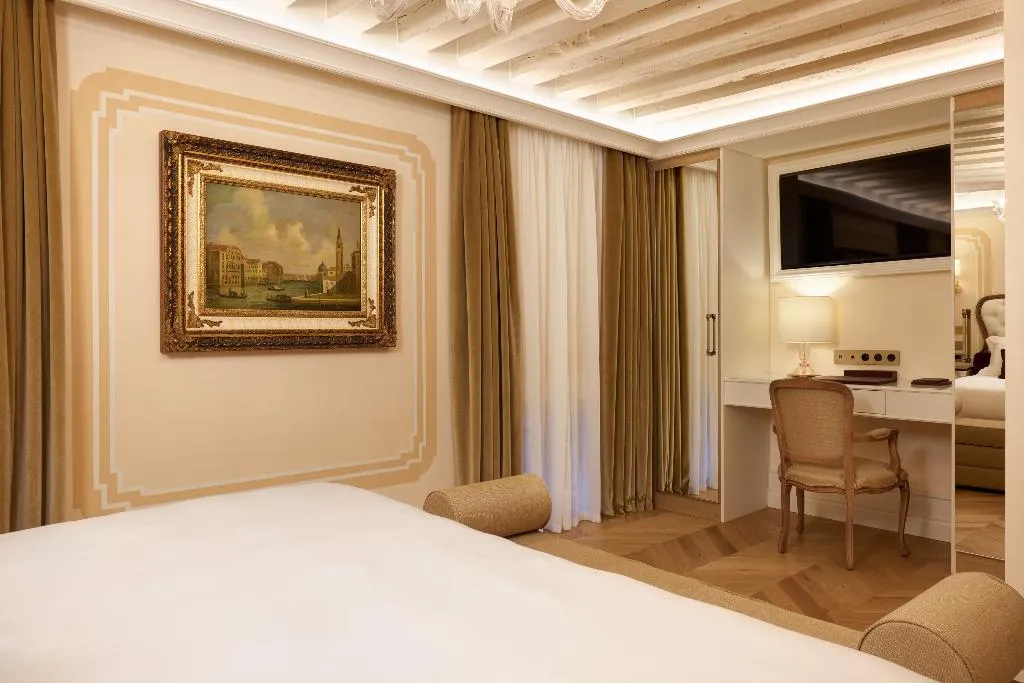 SUITE GARDEN VIEW Room, Palazzo Giovanelli e Gran Canal, Venice