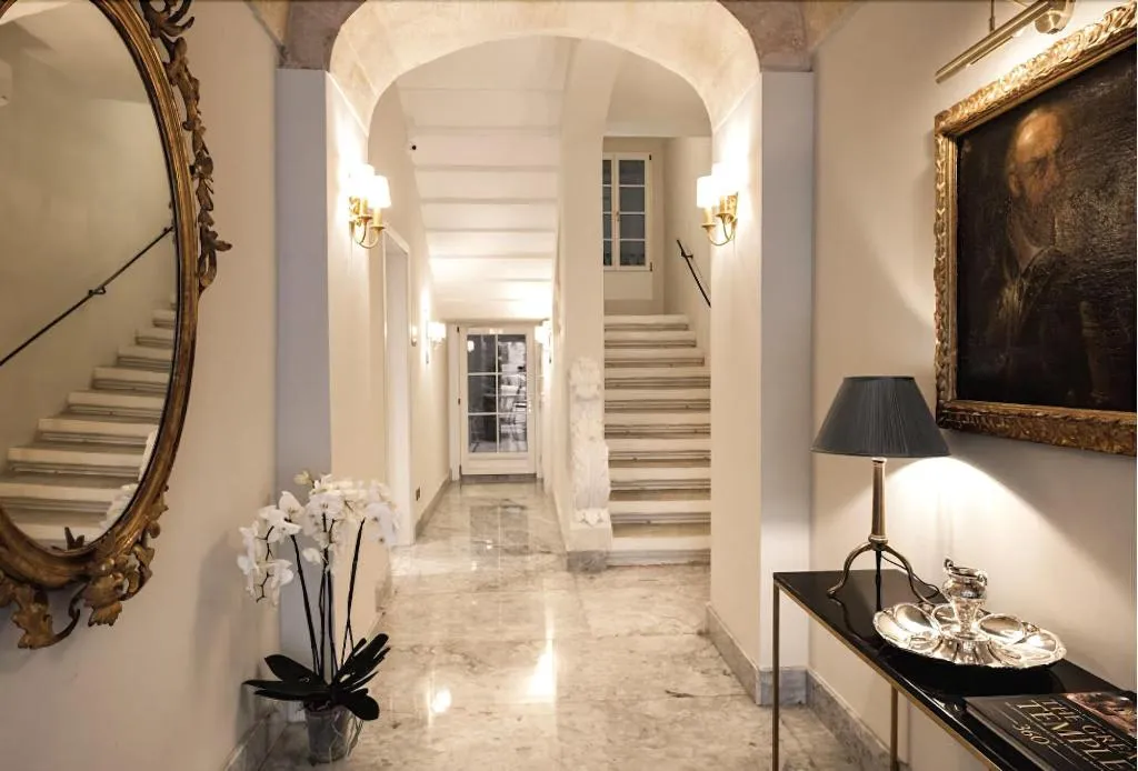 Lobby, Palais Le Brun, Malta